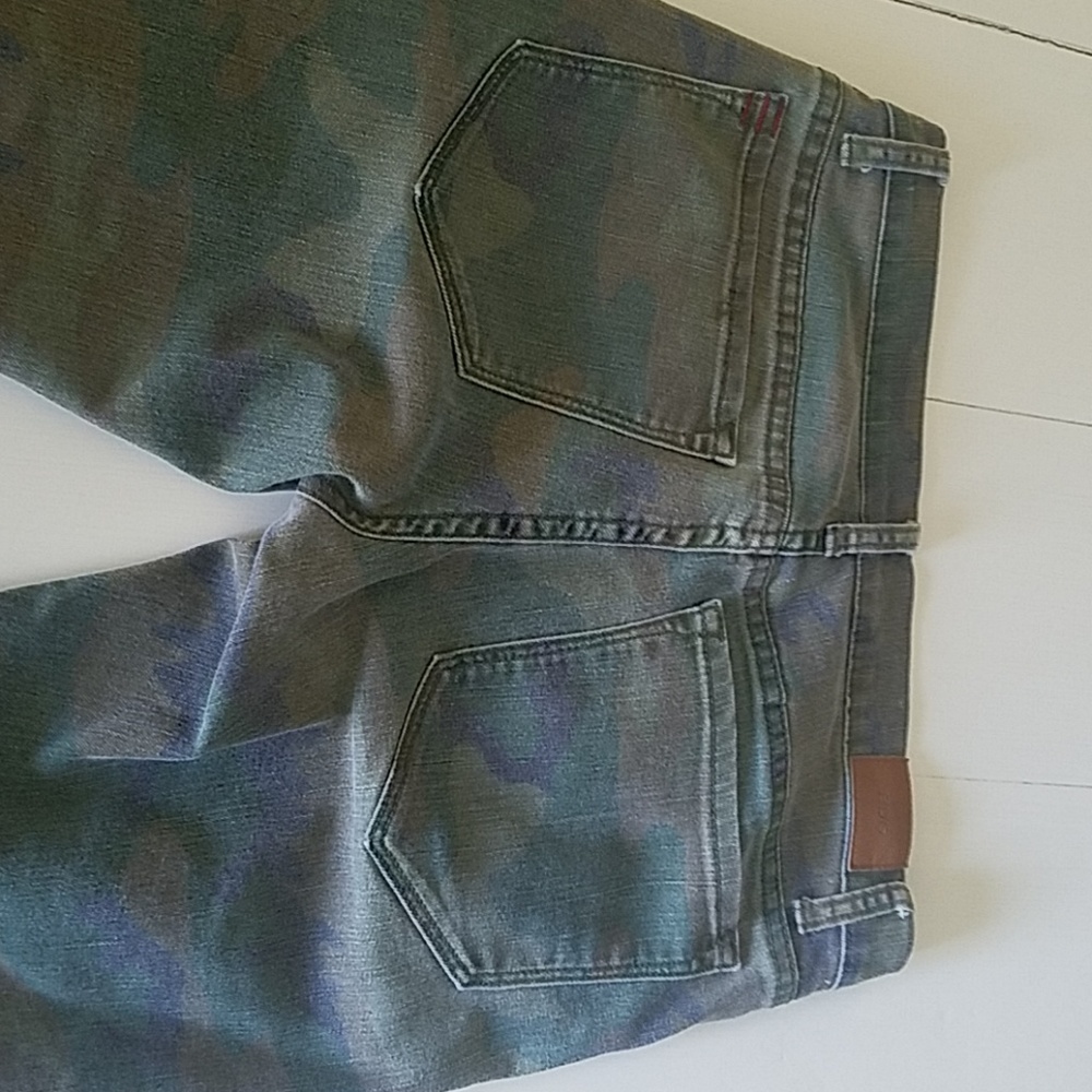 BDG cigarette ankle mid rise jeans. Size 27 - Picture 5 of 8